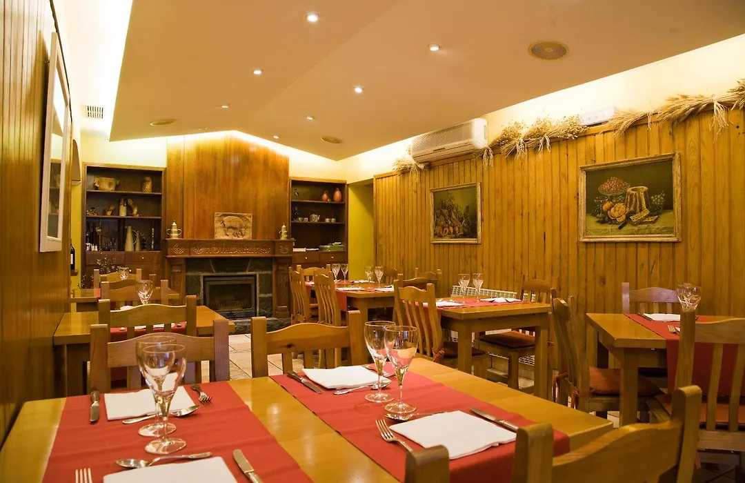 Hostal Rural Salazar-1
