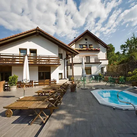 Hostal Rural Salazar-2